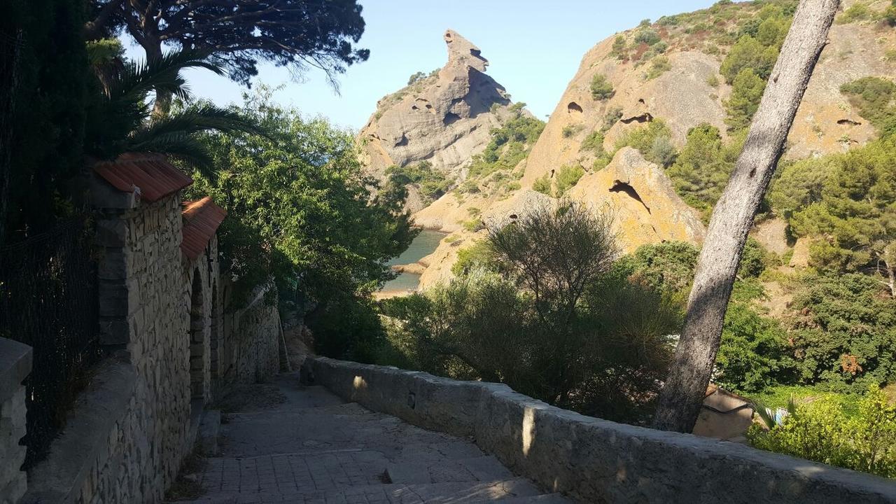 Le Mogador Chateau Du Martinet Violès Exterior foto